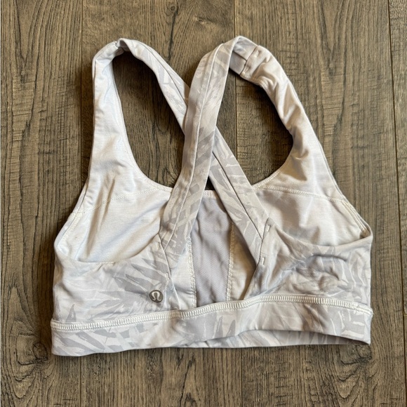 Lululemon Run: Stuff Your Bra II - Picture 6 of 7